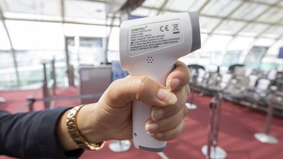 Thermomètre sans contact (© Air France)