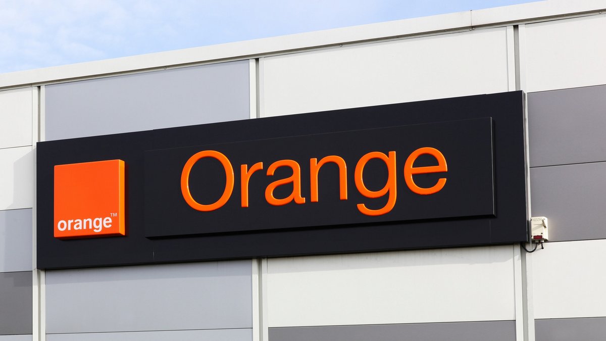 Orange logo boutique