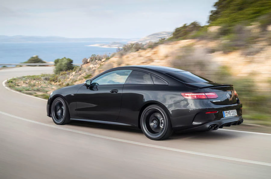 Mercedes Classe E Coupé Hybride © Mercedes-Benz