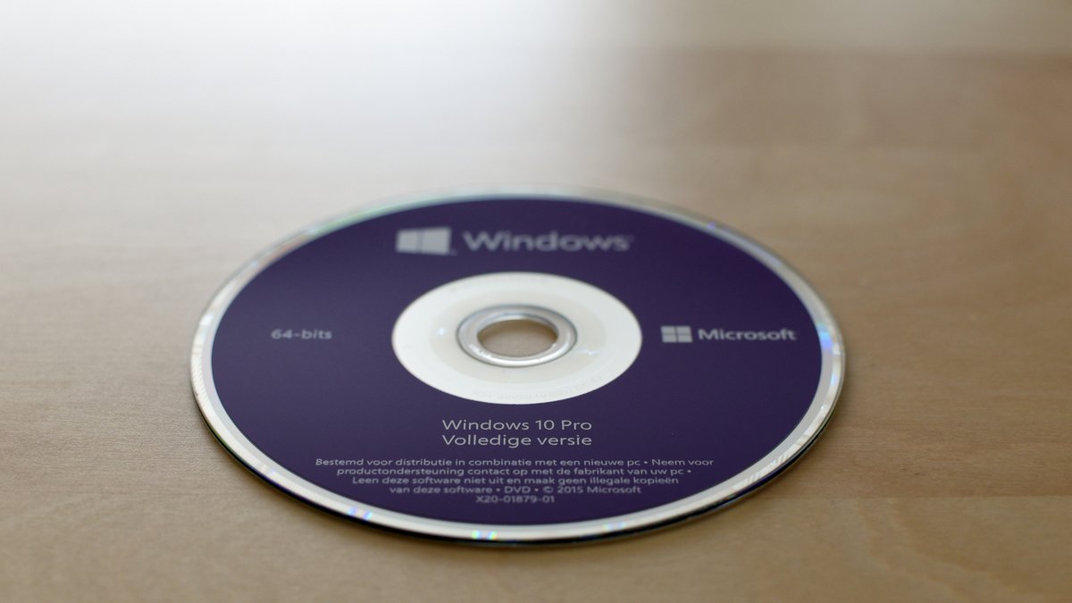 Windows 10 Pro © fotografiekb / Shutterstock.com