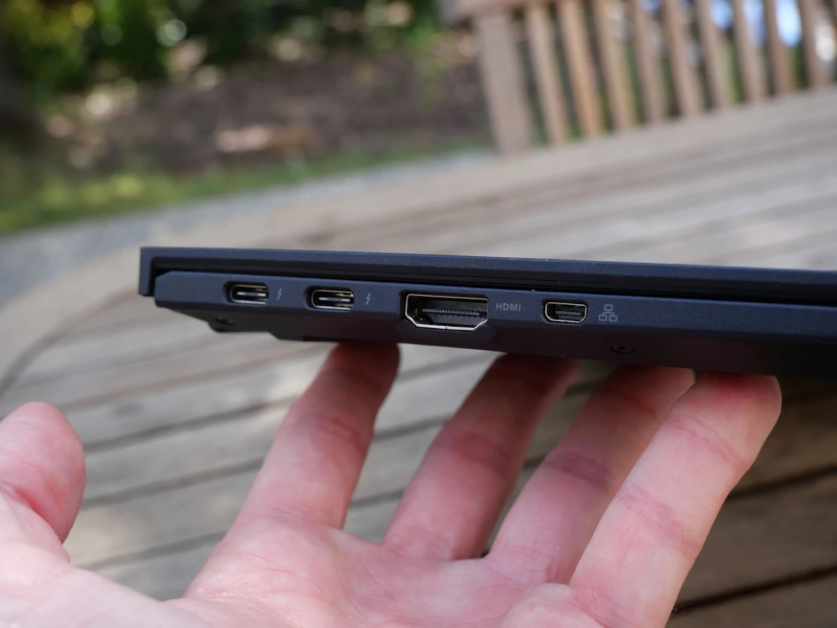 ASUS-ExpertBook_5635-min.JPG