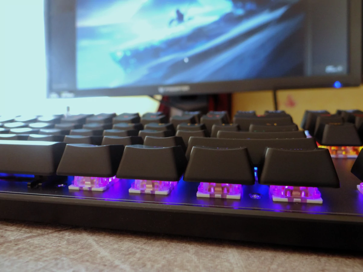 Aukey KM-G6 - Un bon clavier gamer pas cher mécanique RGB à 50€ sur   ! 
