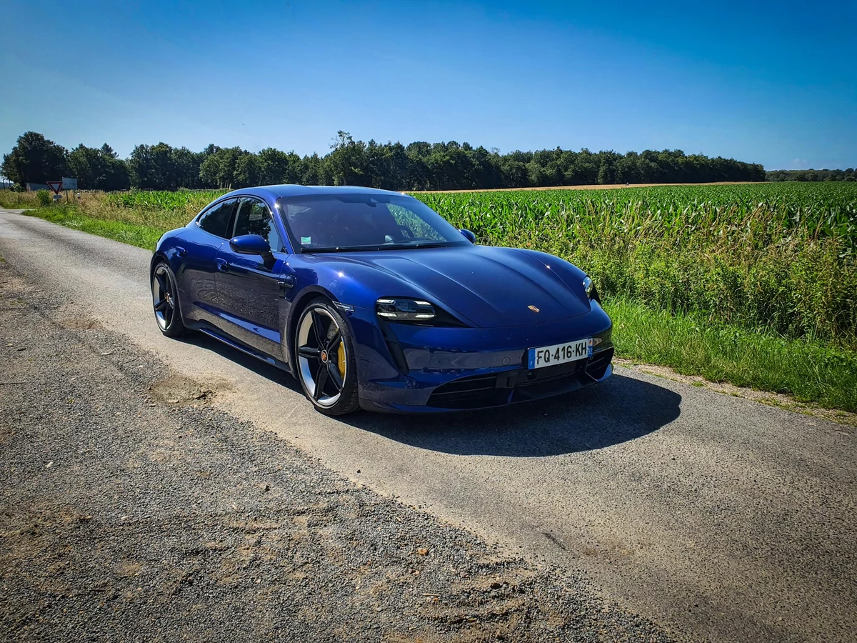 Porsche Taycan Turbo © David Nogueira