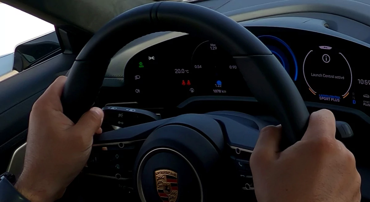 Porsche Taycan Turbo launch control © David Nogueira