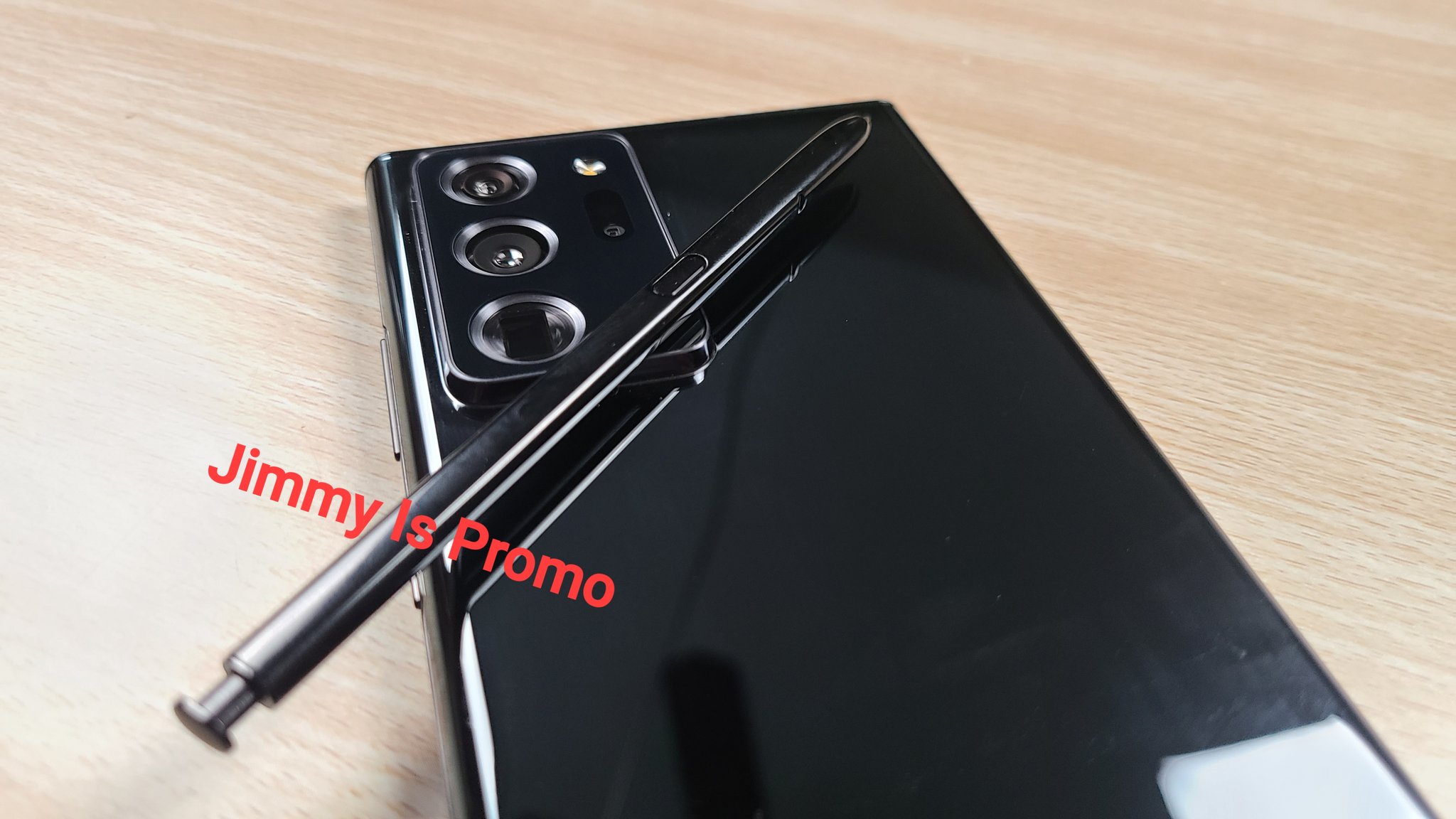 Galaxy Note 20 Ultra : le modèle noir se balade déjà dans la nature