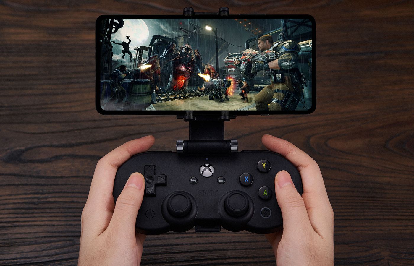 8BitDo prépare une manette SN30 Pro pour le Project xCloud de Microsoft