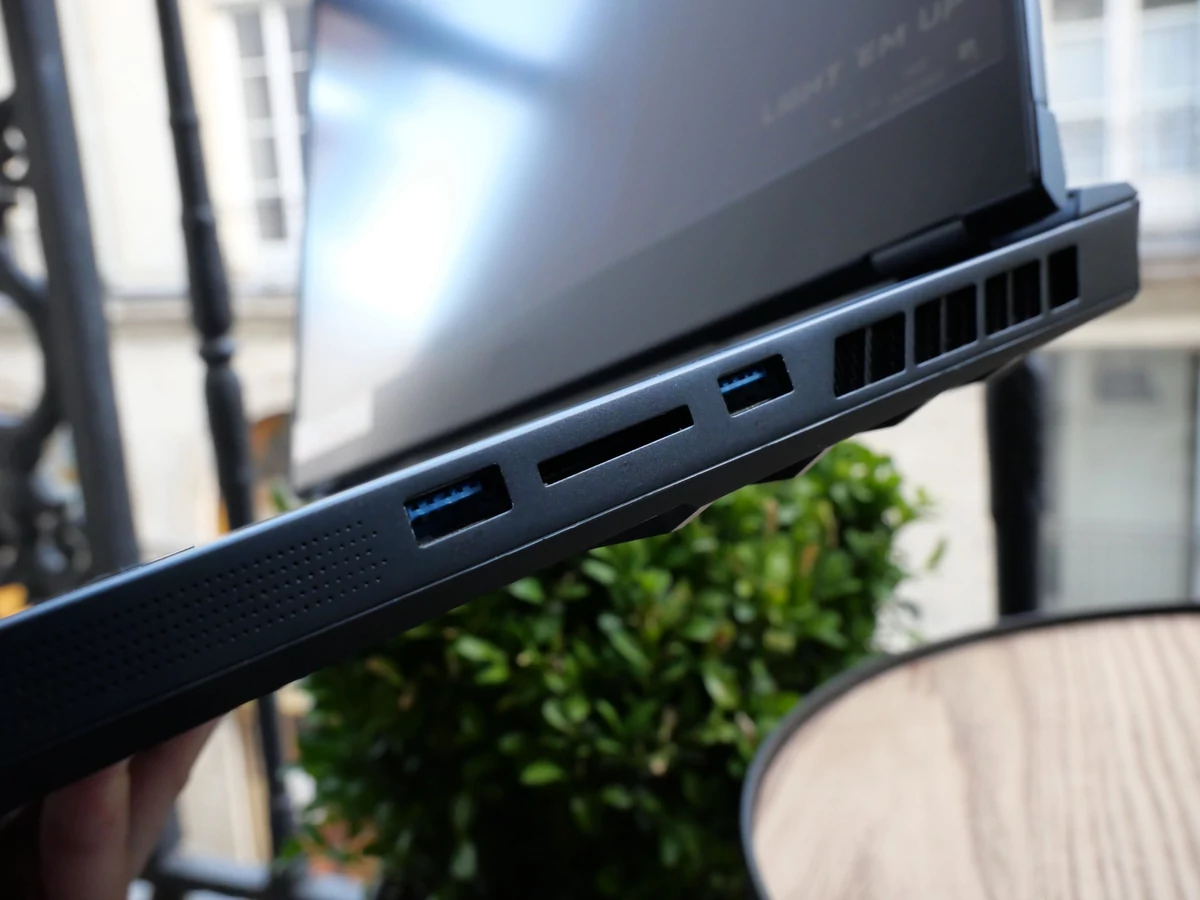 MSI-GE66-RAIDER_5882-min.JPG