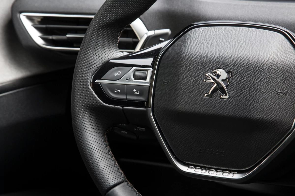Peugeot 3008 Hybrid4 © Camille Pinet