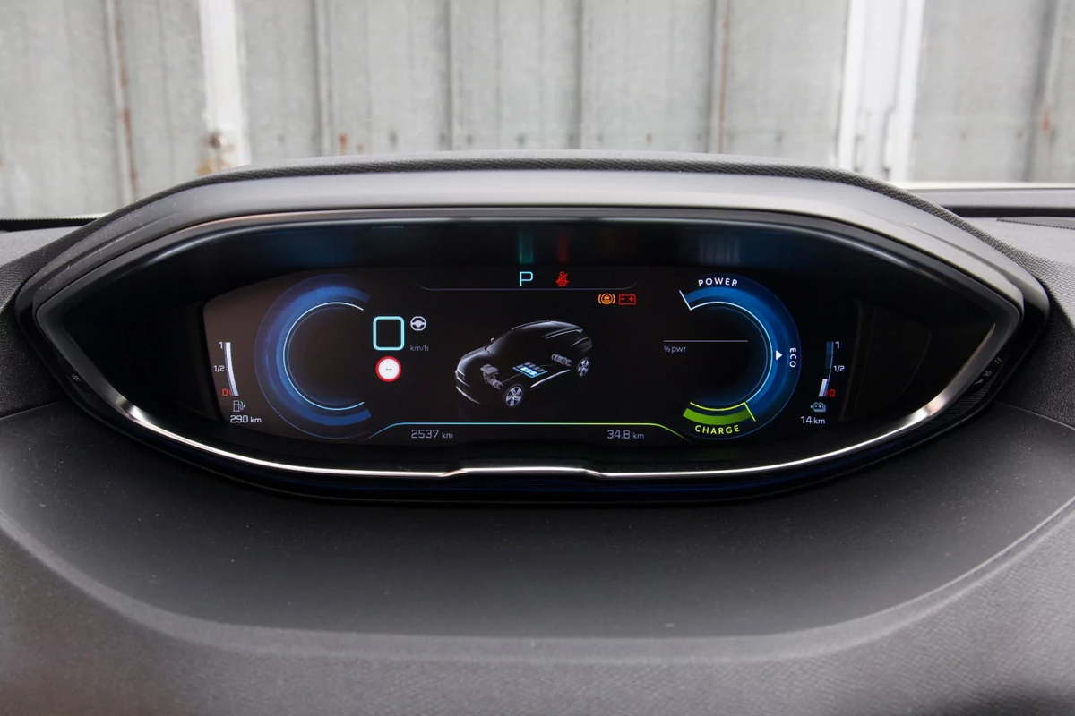 Peugeot 3008 Hybrid4 © Camille Pinet
