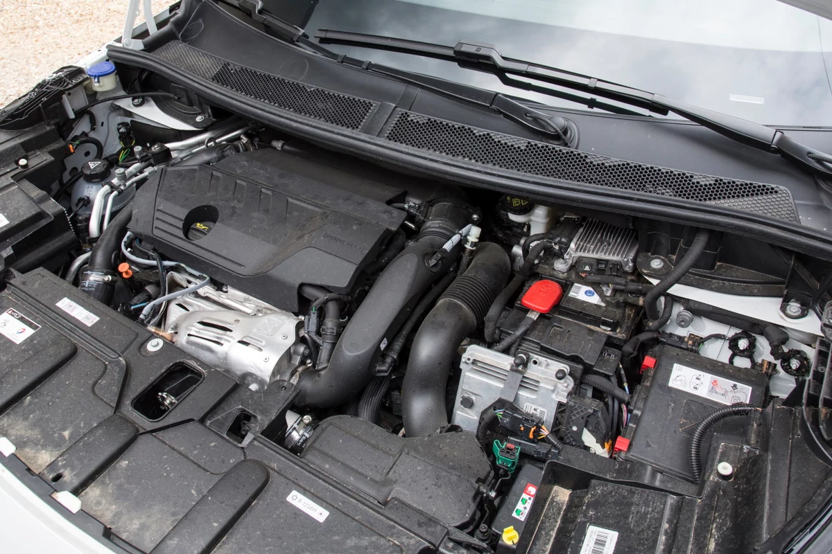 Peugeot 3008 Hybrid4 © Camille Pinet