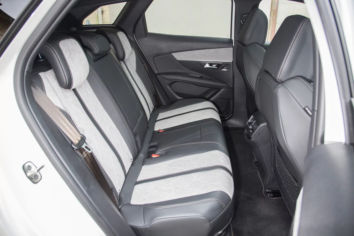 Peugeot 3008 Hybrid4 © Camille Pinet
