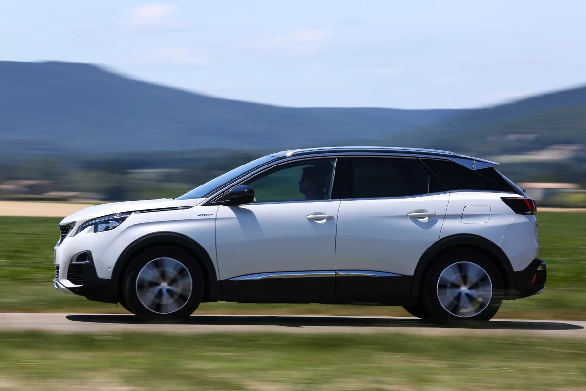 Peugeot 3008 Hybrid4 © Camille Pinet