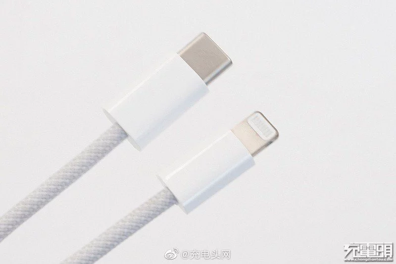 iPhone 12 : pas de chargeur mais un câble USB-C Lightning dans la boîte ?