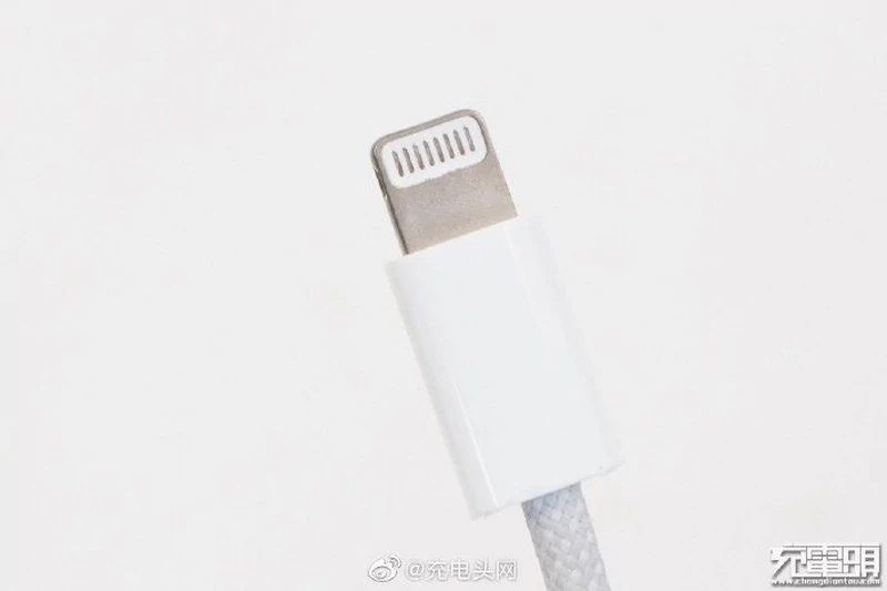 iPhone 12 : pas de chargeur mais un câble USB-C Lightning dans la