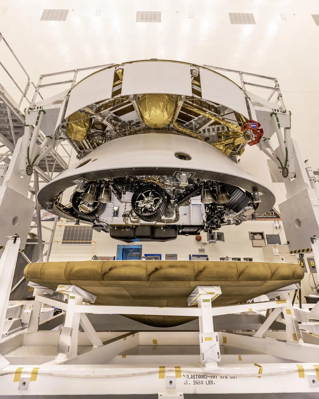Perseverance Mars2020 rover bouclier préparation © NASA/Christian Mangano
