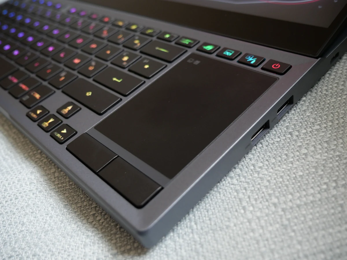 Asus ROG Zephyrus Duo © © Nathan Le Gohlisse pour Clubic