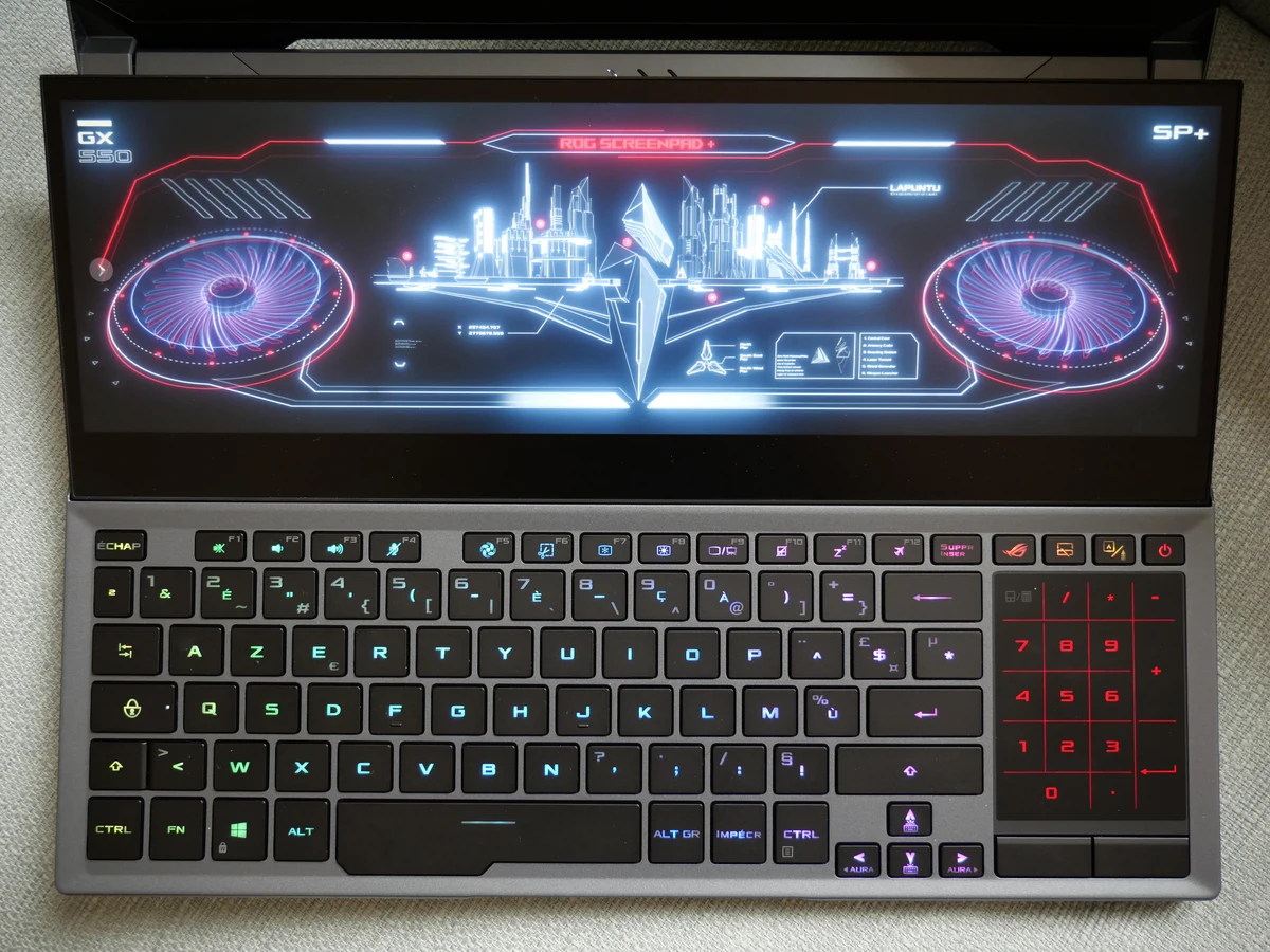 Asus ROG Zephyrus Duo © © Nathan Le Gohlisse pour Clubic