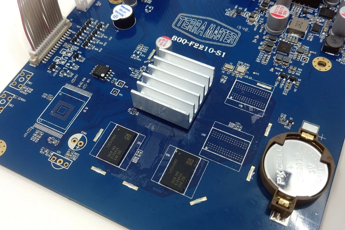 TerraMaster F2-210 © Nerces