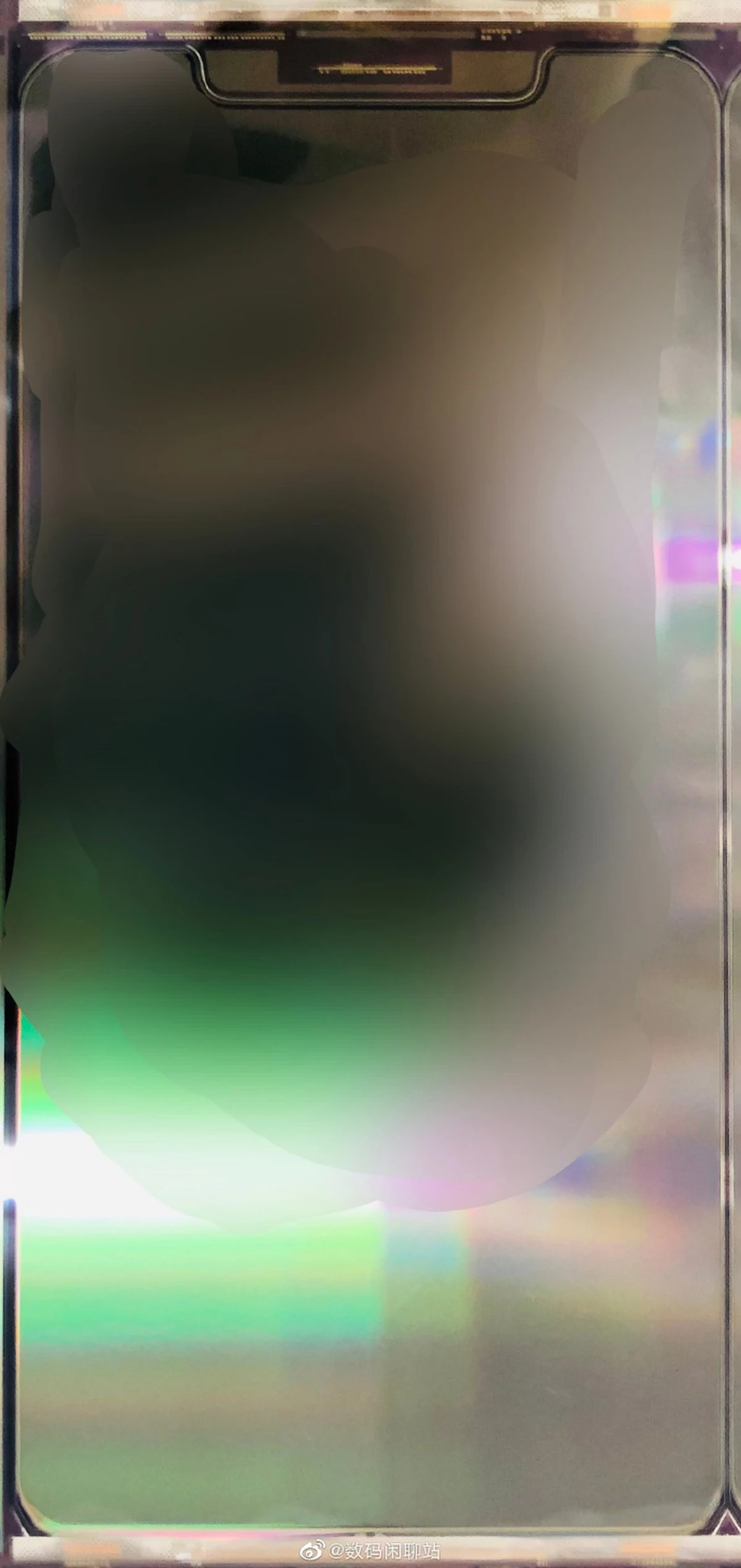 iPhone 12 écran © © Weibo via MacRumors
