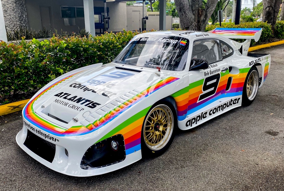 Une Porsche de 1979 aux couleurs des premiers ordinateurs d'Apple, ça vous fait envie ?