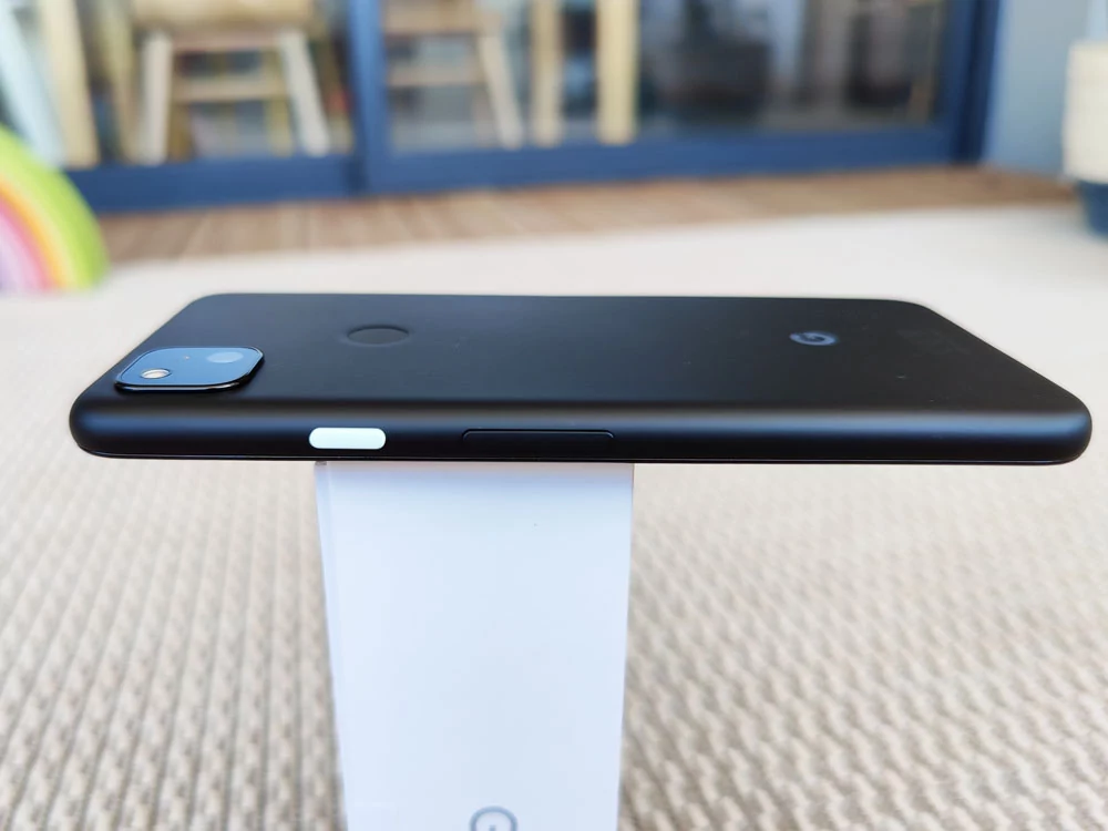 boutons google pixel 4a © Gabriel Manceau