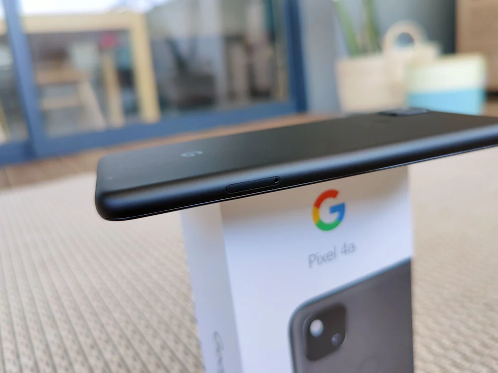 google pixel 4a nano sim © Gabriel Manceau