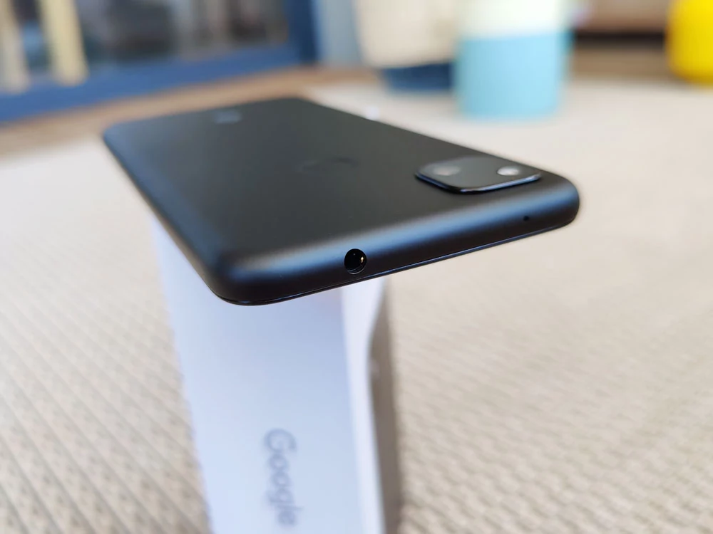 prise mini jack google pixel 4a © Gabriel Manceau