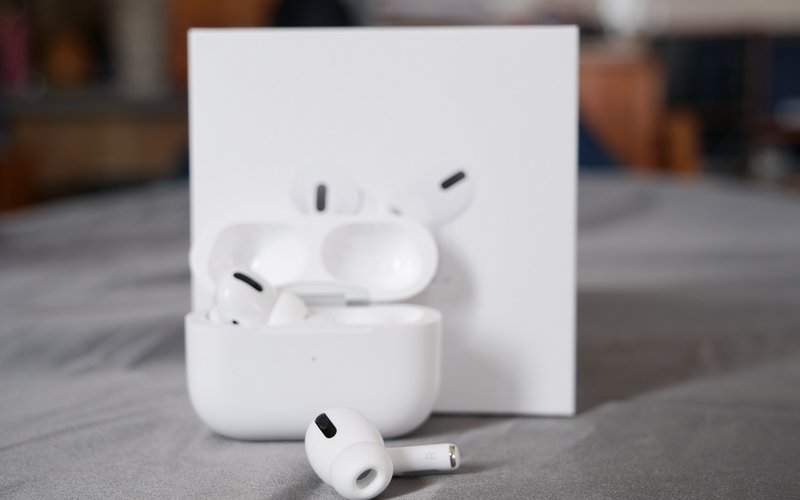 Fini les pressions, les prochains Airpods d'Apple miseraient sur des capteurs tactiles