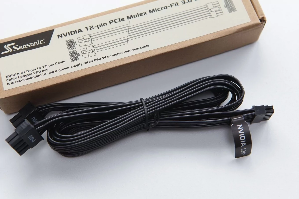 Seasonic adaptateur RTX 3090 © Seasonic