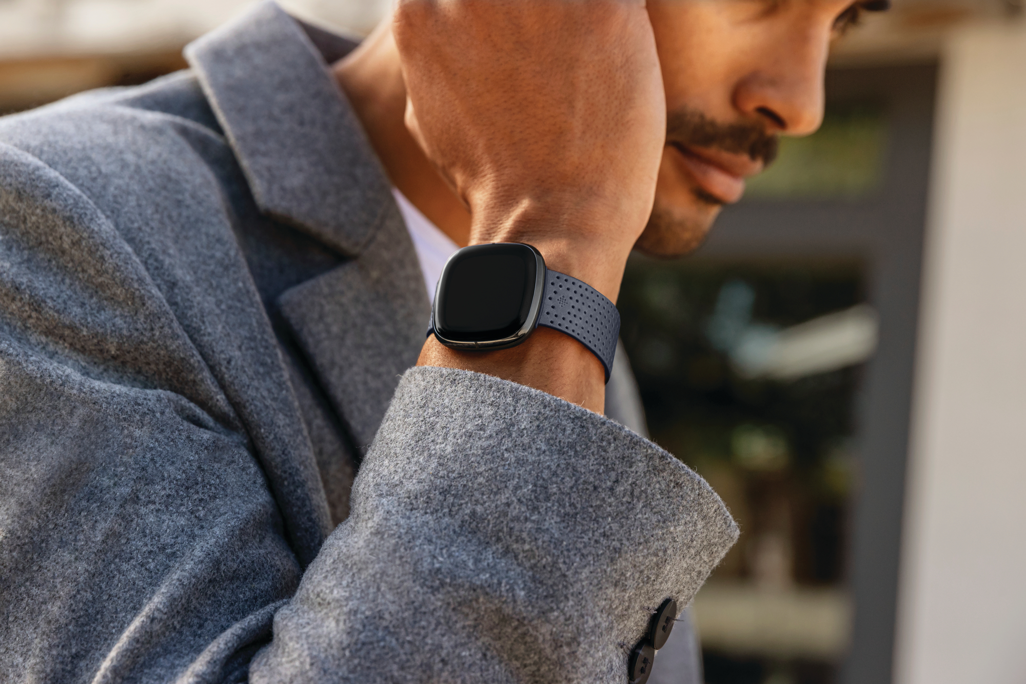 Sense, Inspire 2 et Versa 3 : Fitbit officialise ses nouveaux wearables
