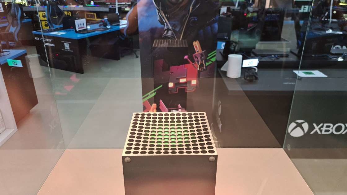 Un prototype de la Xbox Series X se montre au Xperion eArena