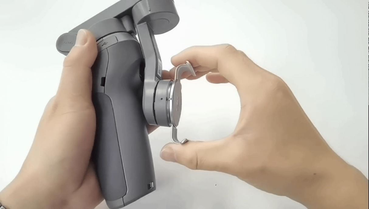 DJI annonce son nouveau stabilisateur pour smartphone avec l'Osmo Mobile 4