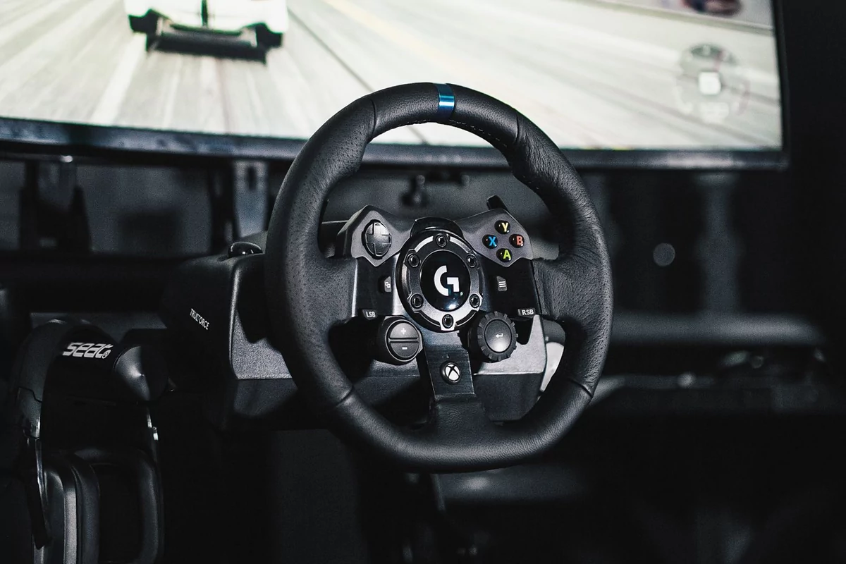 Logitech G923 © Logitech