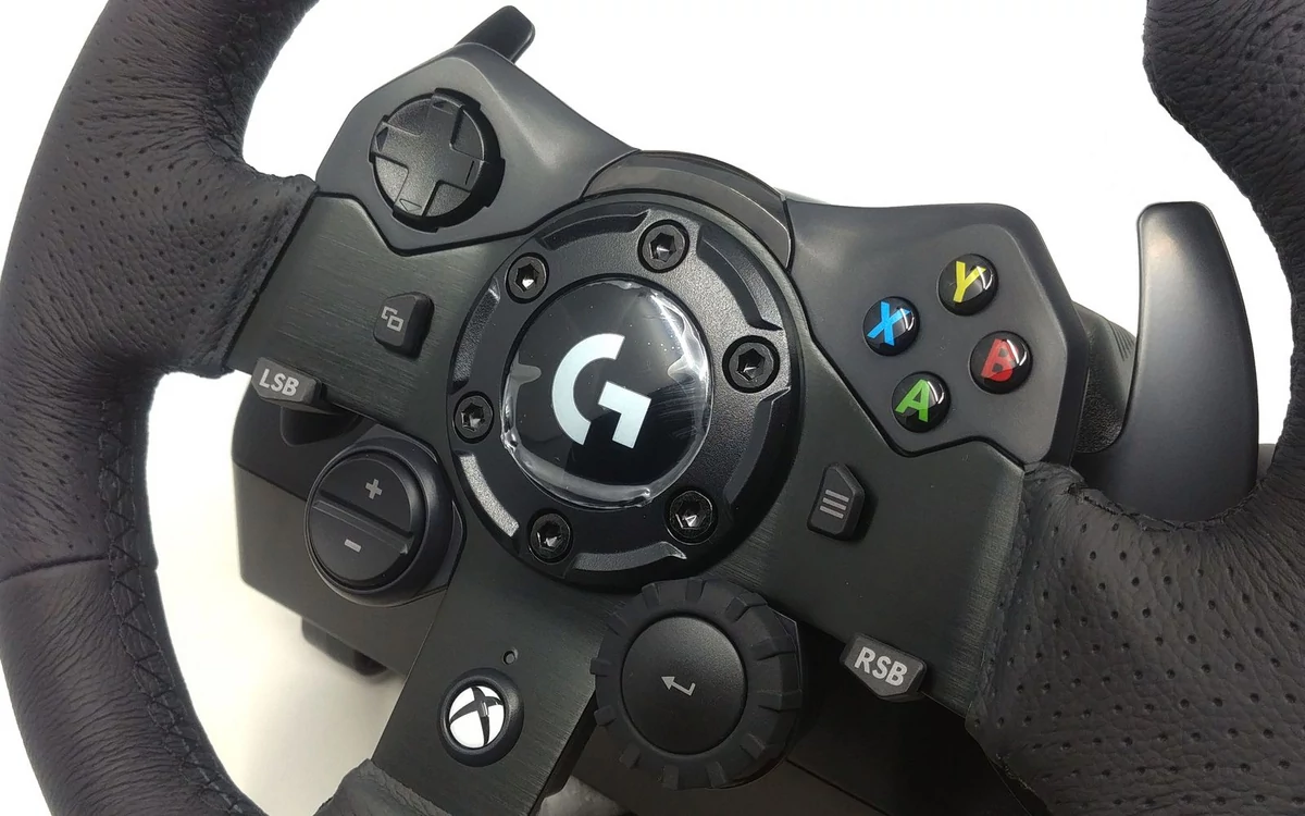 Logitech G923 © Nerces