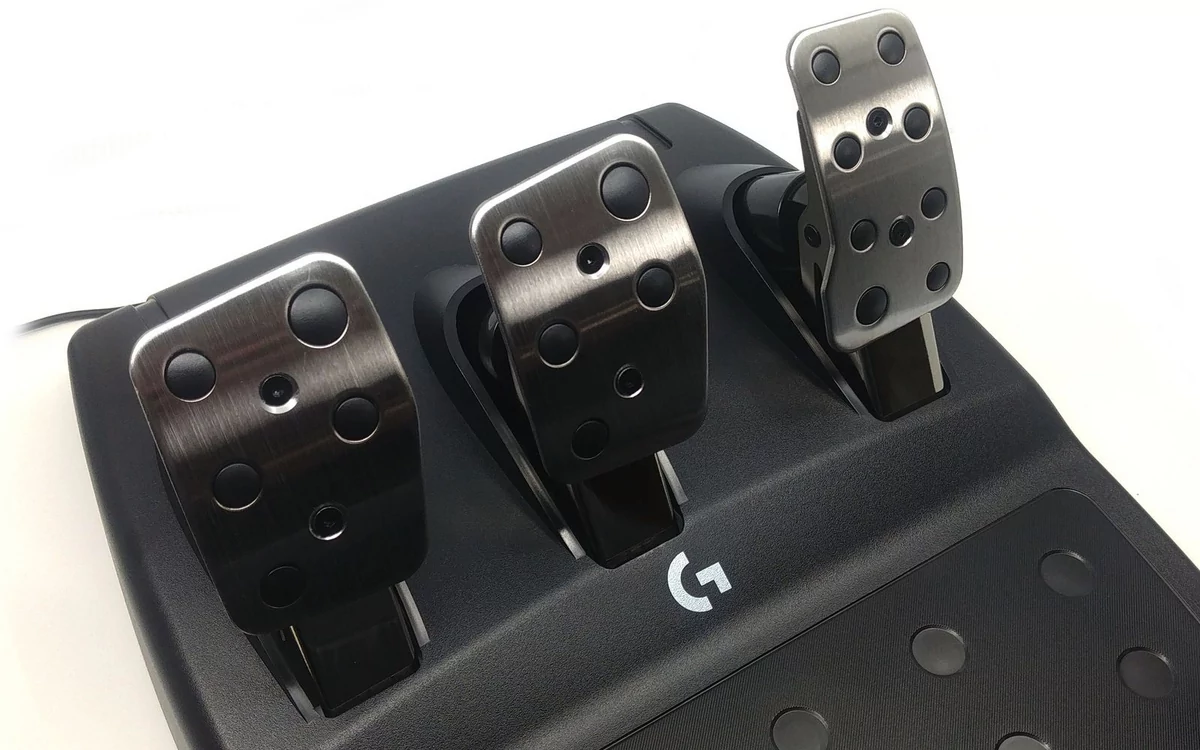 Logitech G923 © Nerces