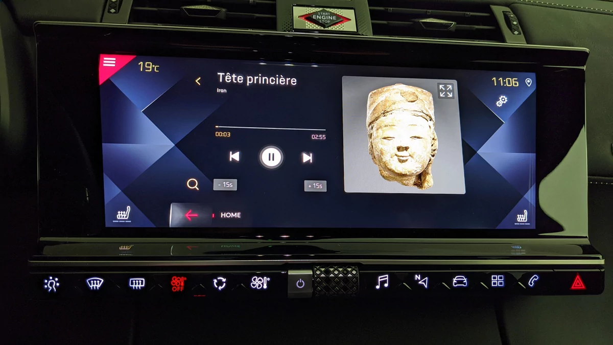 DS 7 Crossback édition limitée Louvre © David Nogueira