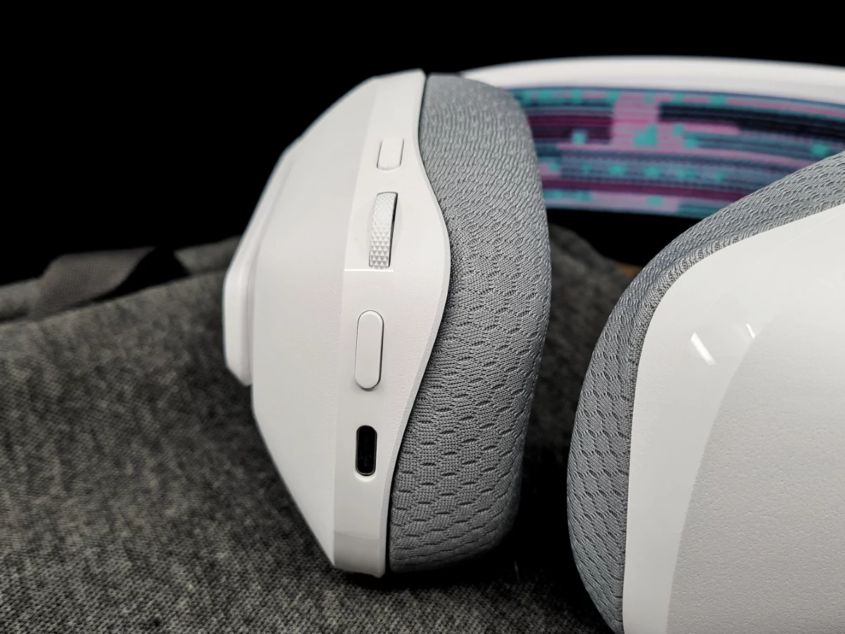 Logitech G733 Lightspeed_10 © Matthieu Legouge