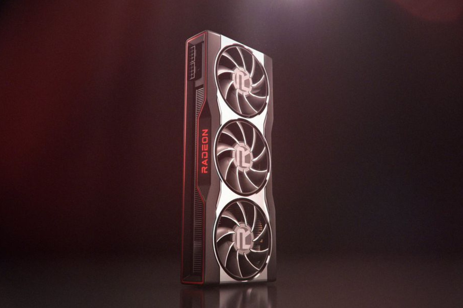 AMD dévoile le design de sa Radeon RX 6000 sur Twitter