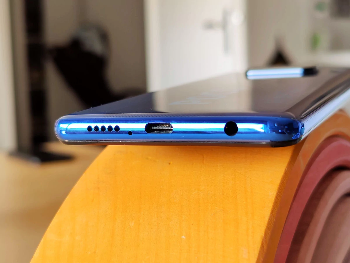 Poco x3 NFC prise jack © Gabriel Manceau