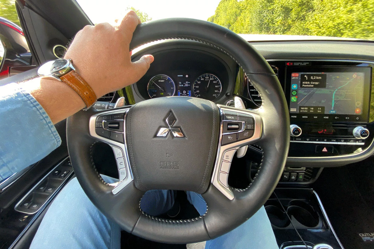 Mitsubishi Outlander © J.Cartegini