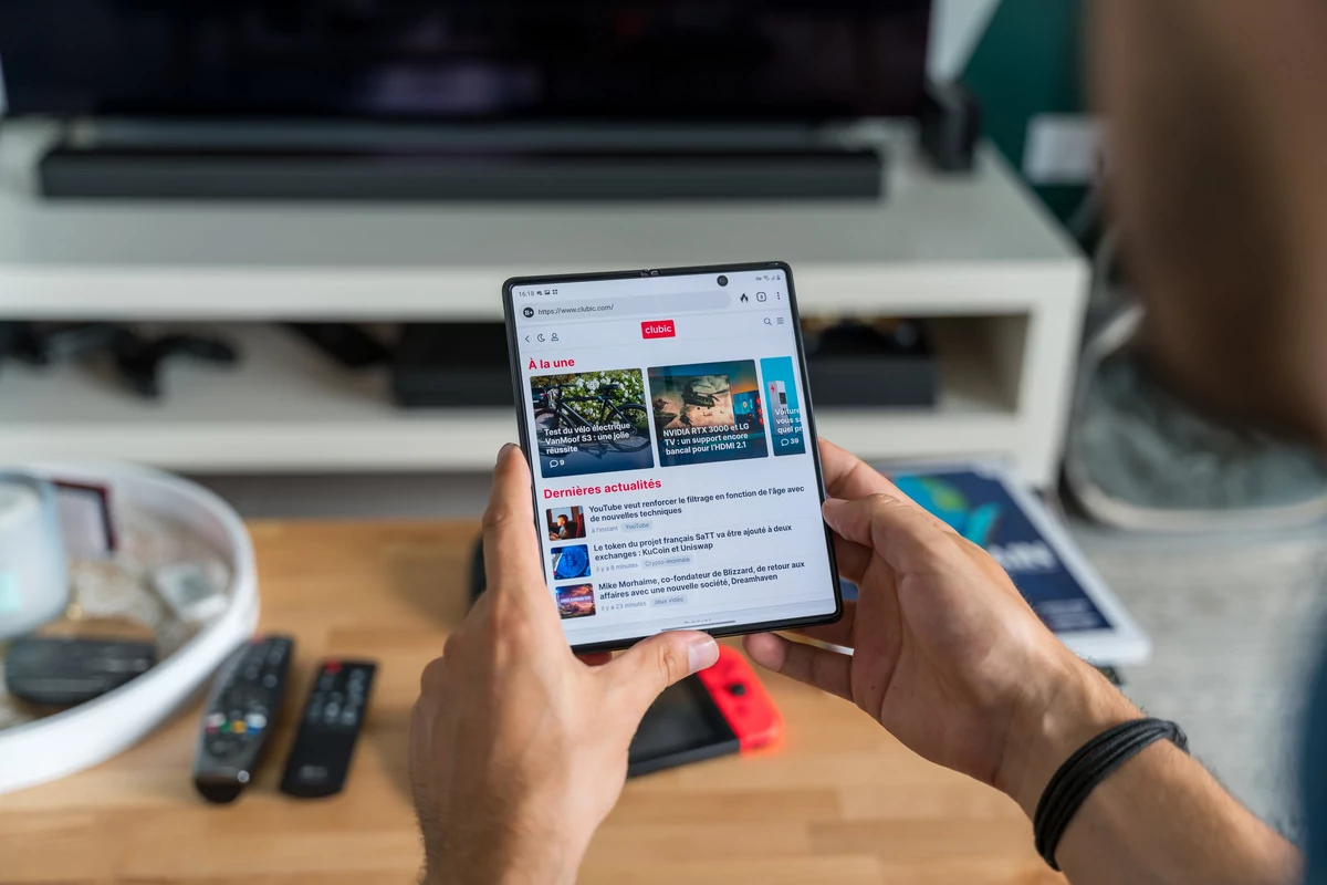 Samsung Galaxy Z Fold 2 test © © Pierre Crochart pour Clubic