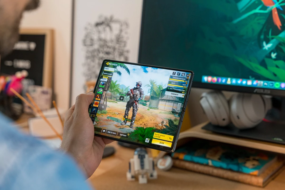 Samsung Galaxy Z Fold 2 test © © Pierre Crochart pour Clubic