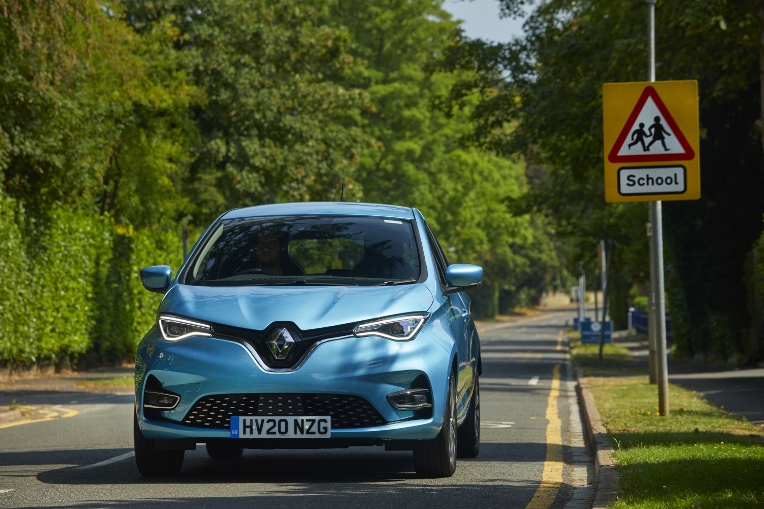 Environnement : Renault vous invite à couper votre moteur devant les écoles