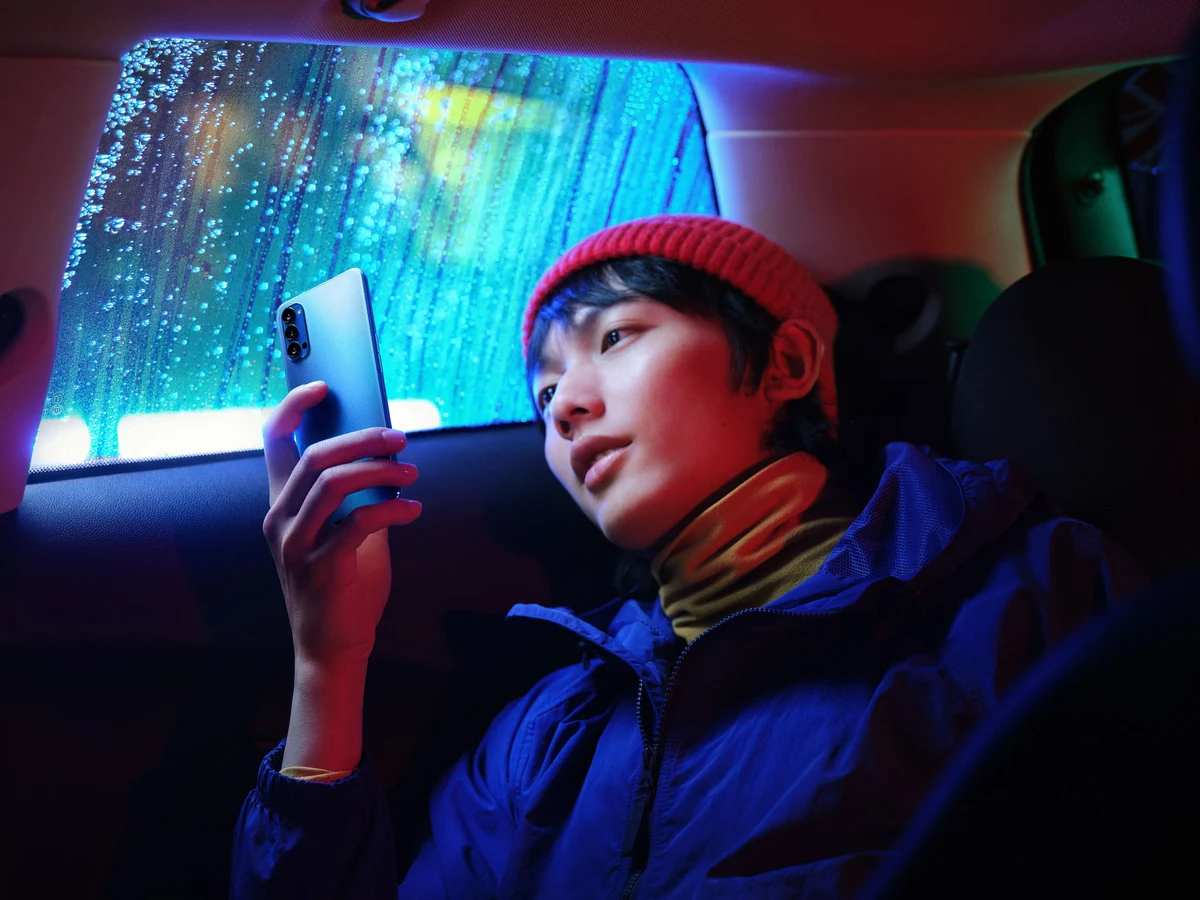 OPPO Reno4 © © OPPO