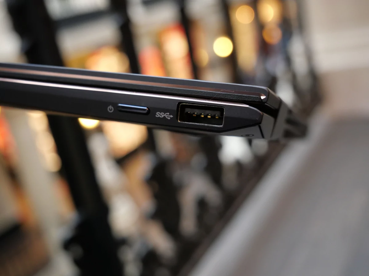 ASUS ZenBook Flip S-7 © © Nathan Le Gohlisse pour Clubic