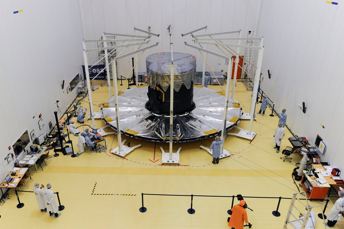 Le télescope Gaia lors de sa préparation au Centre Spatial Guyanais. Crédits ESA/M.Pedoussaut/2013