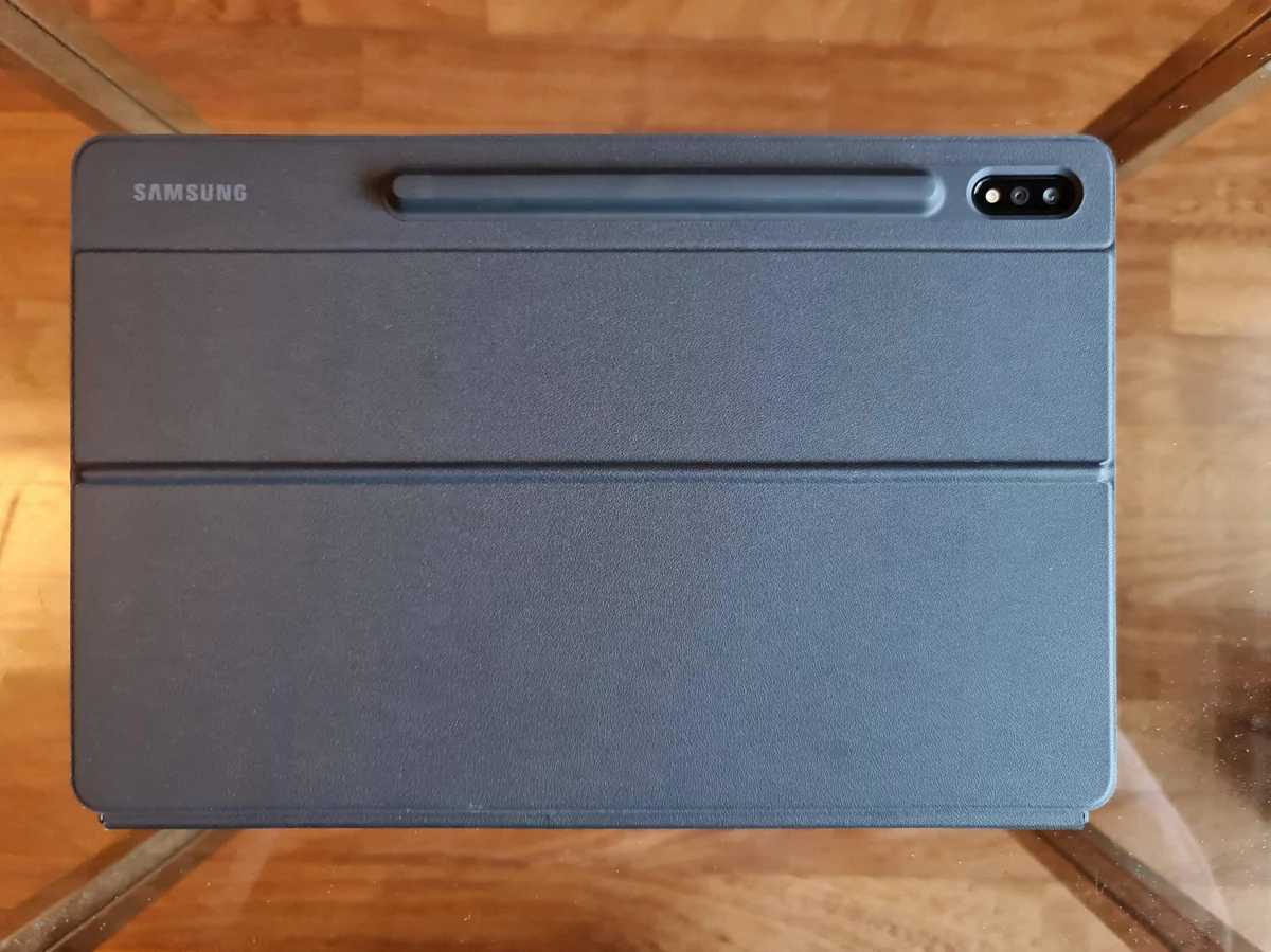 Galaxy Tab S7+ dos magnétique © Clubic - Marc Mitrani