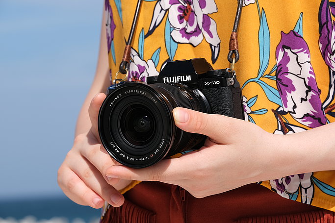 Fujifilm lance son premier boîtier destiné au vlogging, le X-S10