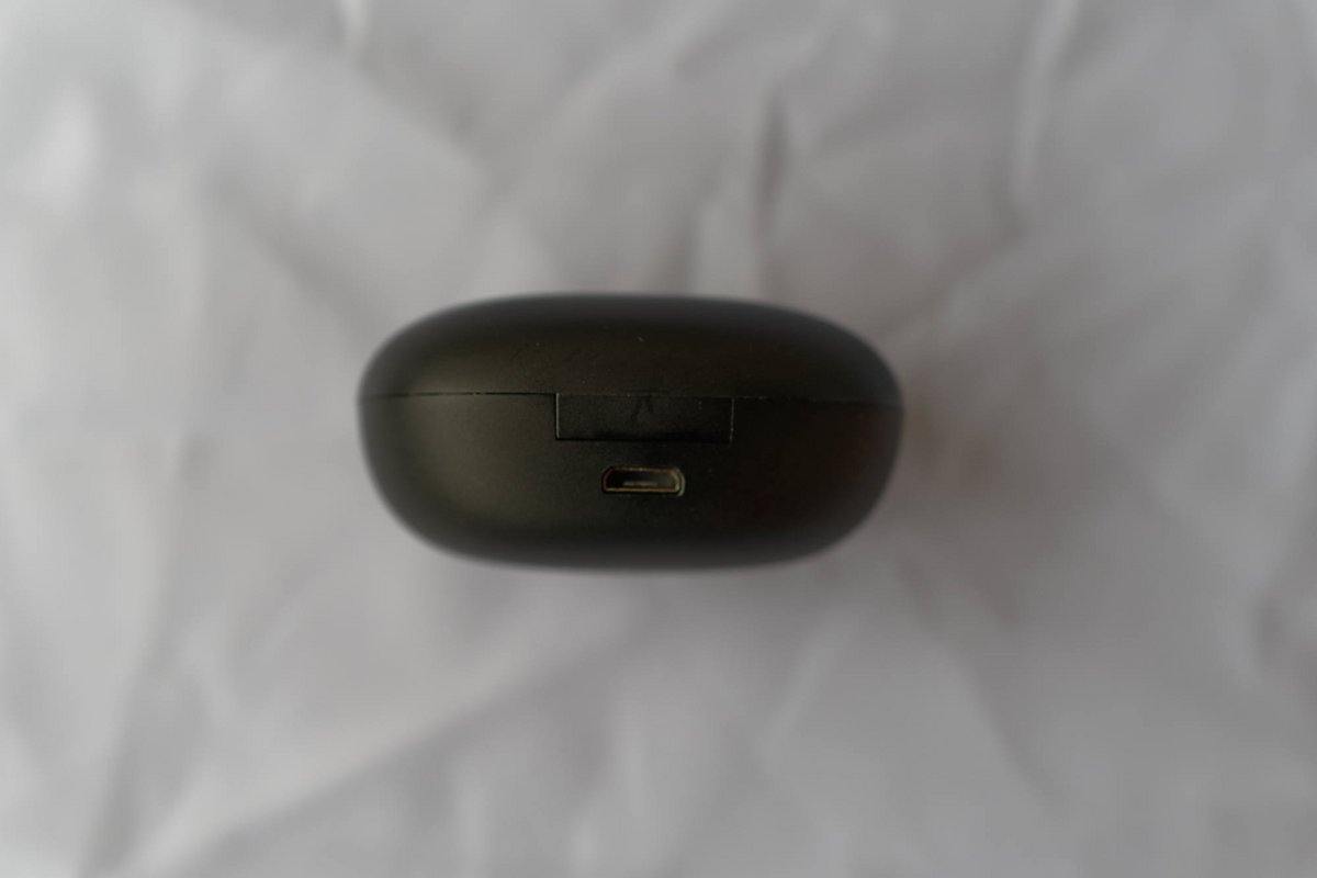 Realme Buds Q - étui micro USB © Clubic - MM
