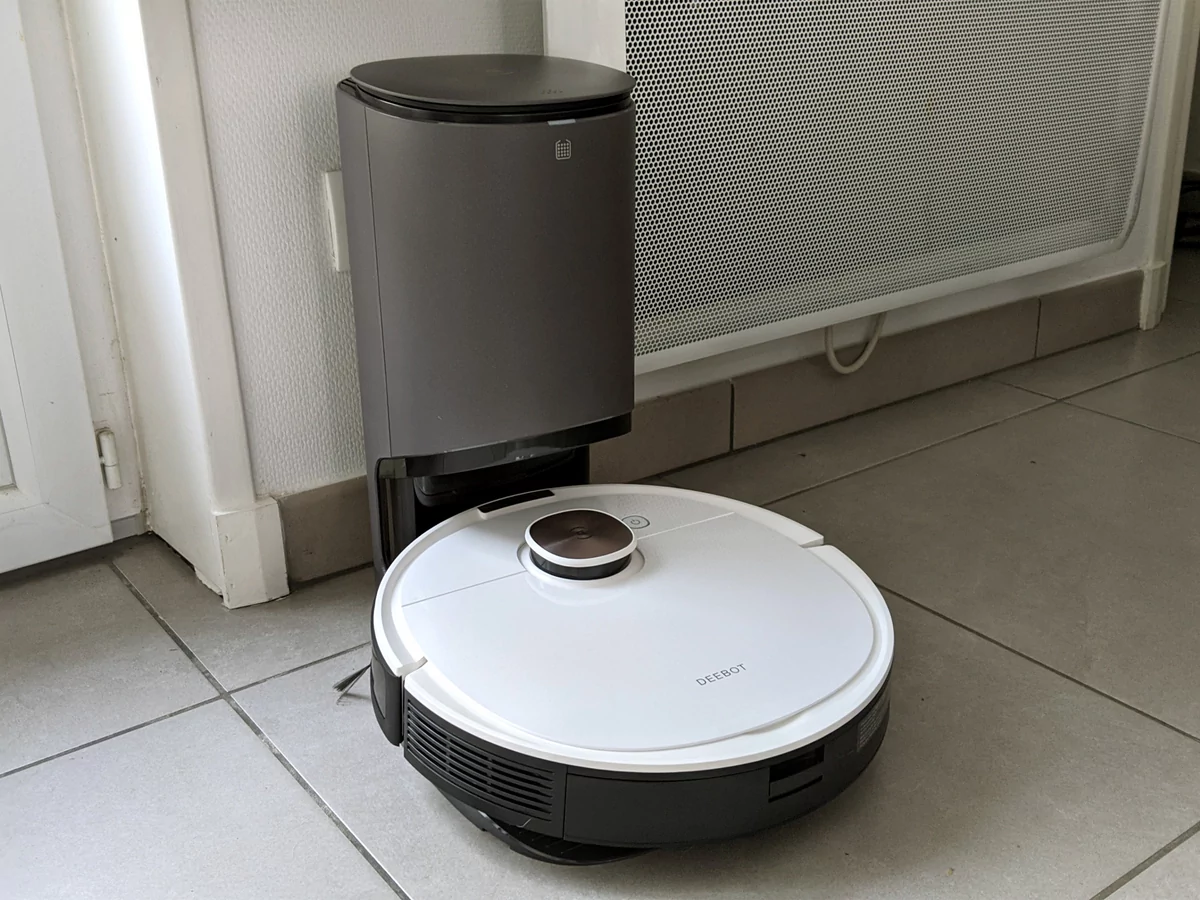 Ecovacs Deebot Ozmo T8 AIVI © Mathieu Grumiaux pour Clubic